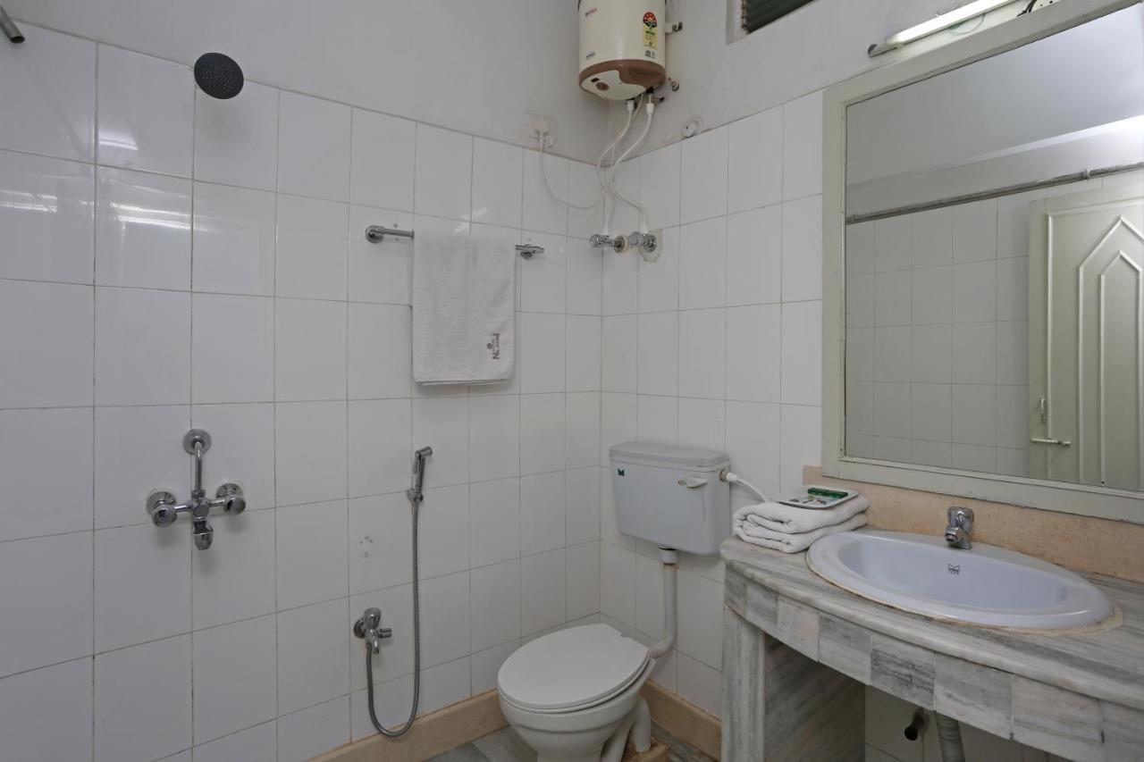 Hotel Niladri Puri Bagian luar foto