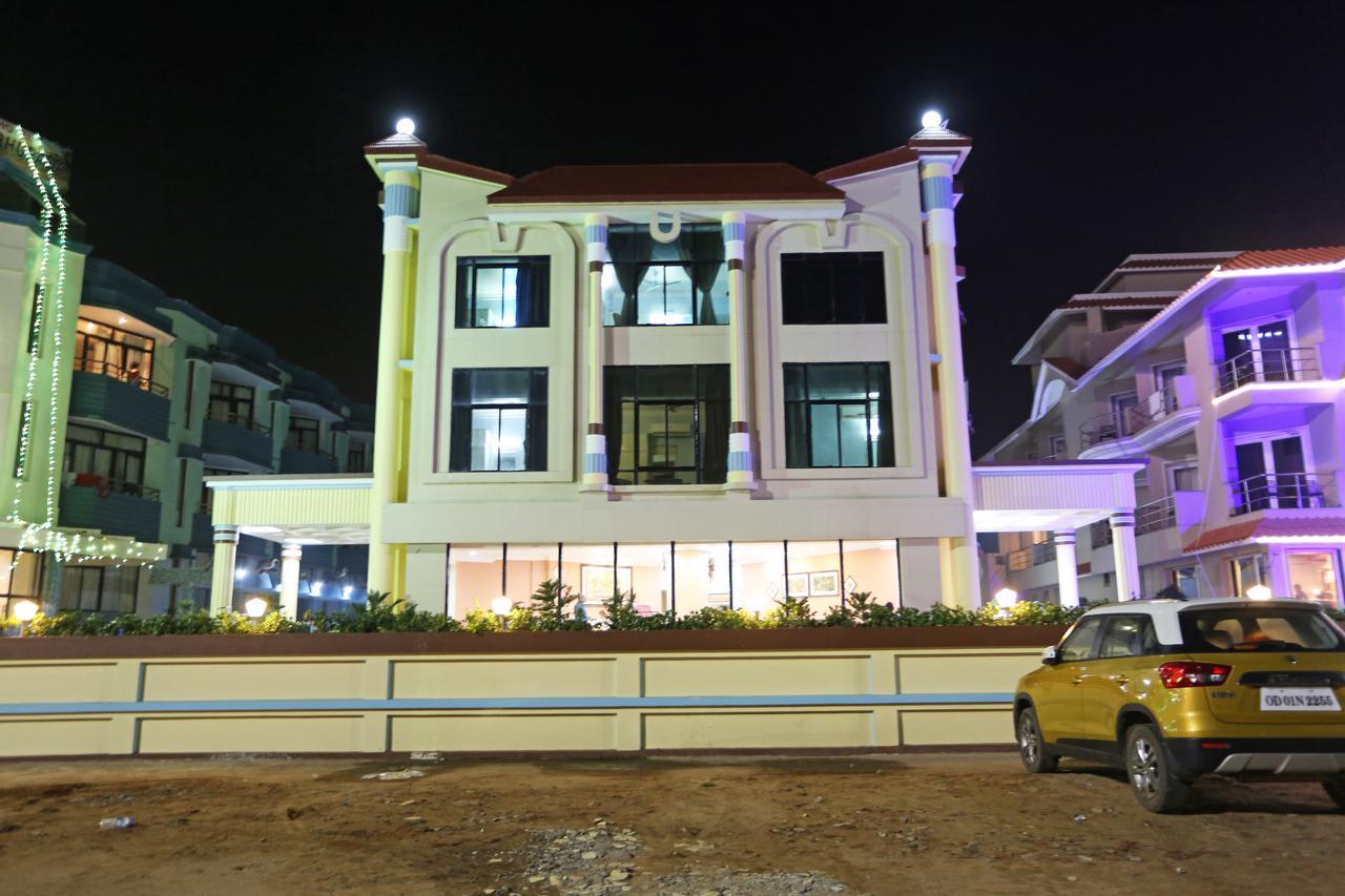 Hotel Niladri Puri Bagian luar foto
