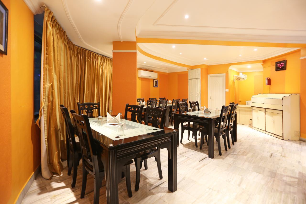 Hotel Niladri Puri Bagian luar foto