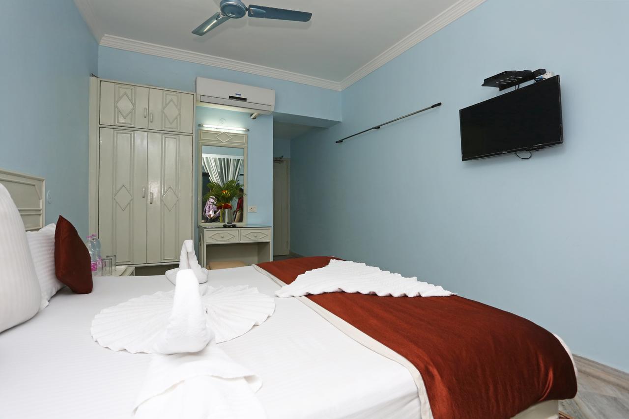 Hotel Niladri Puri Bagian luar foto