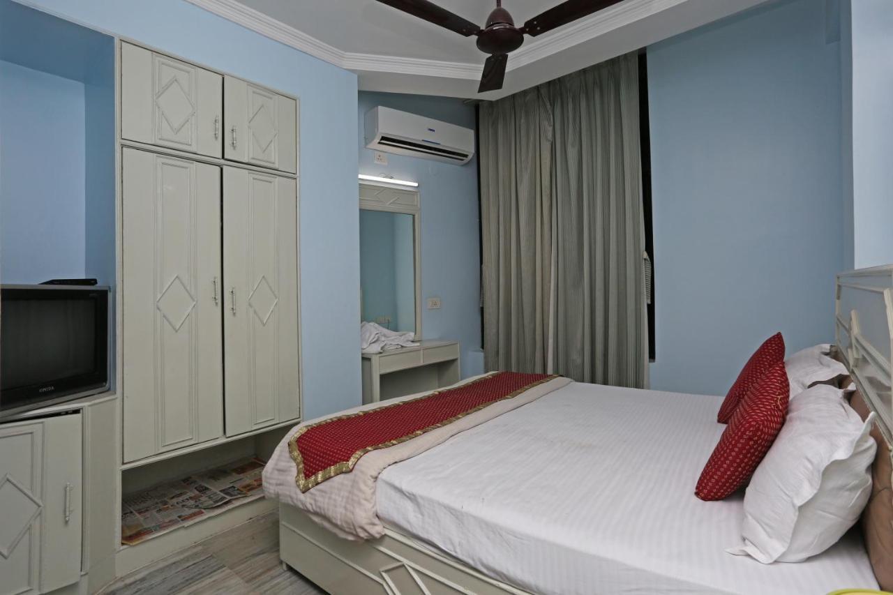 Hotel Niladri Puri Bagian luar foto