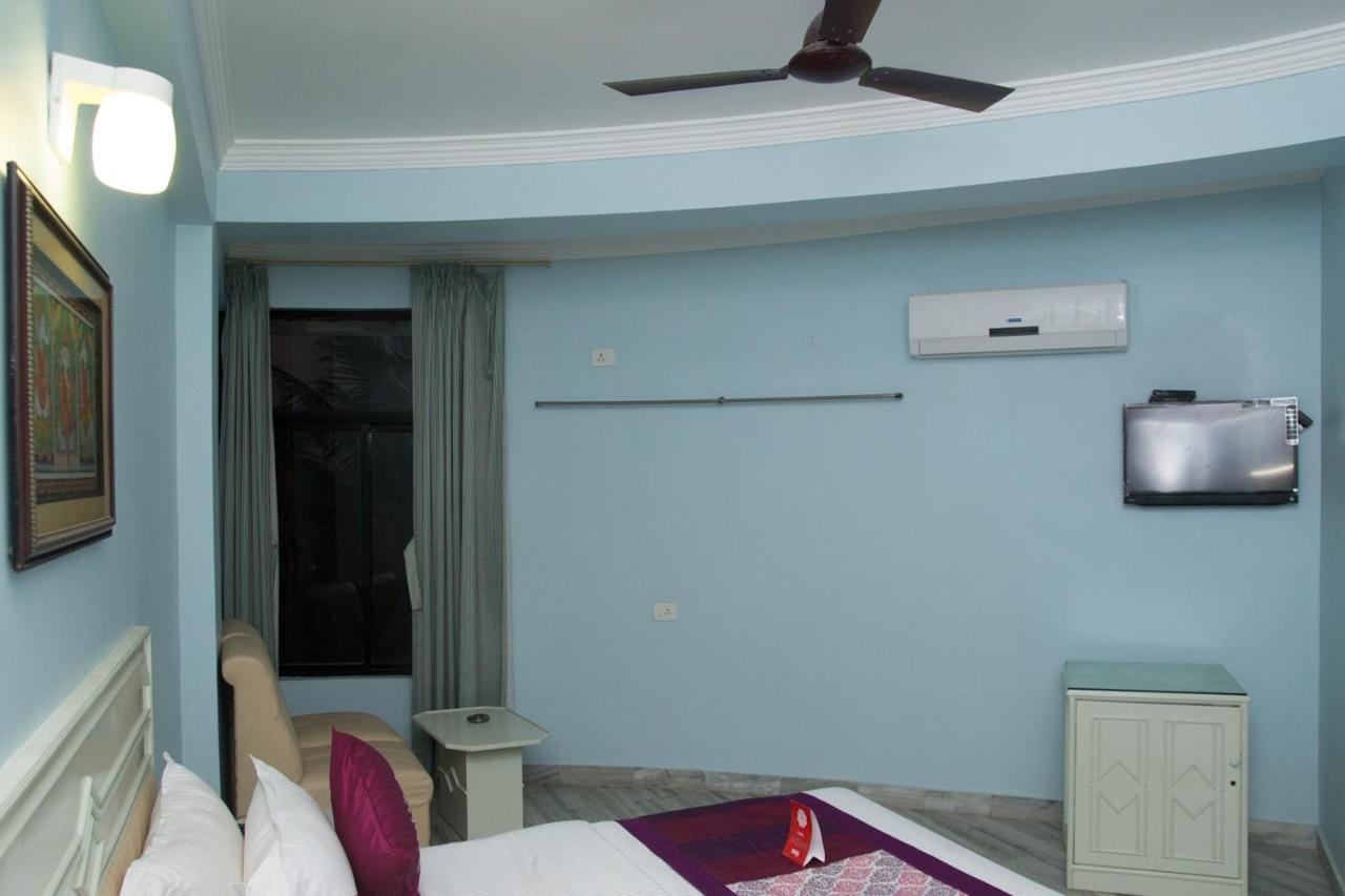 Hotel Niladri Puri Bagian luar foto